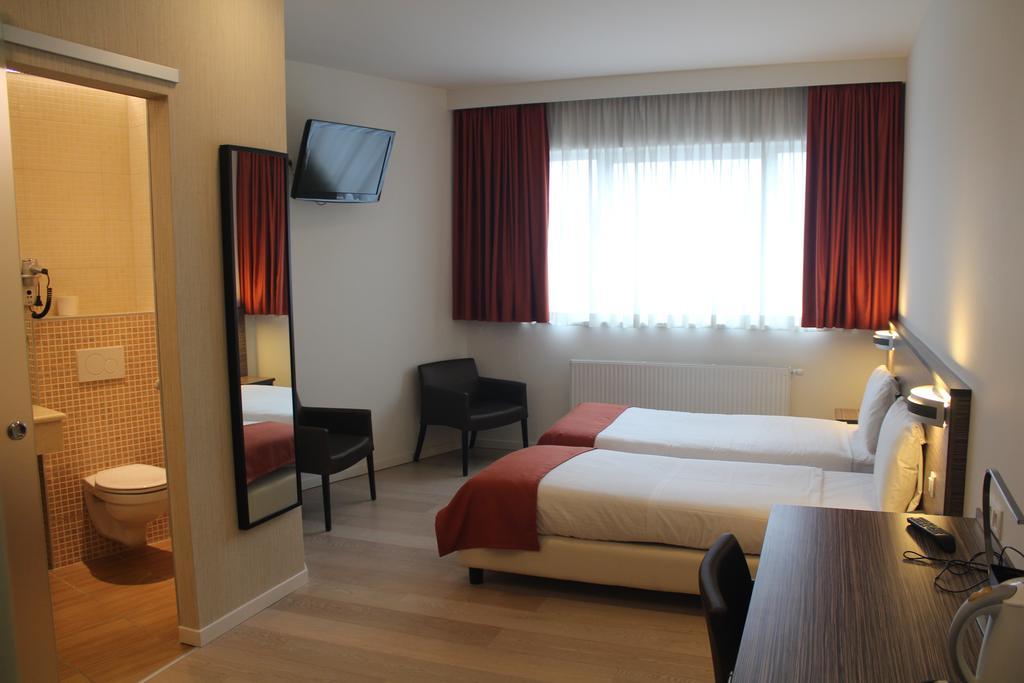 Hotel Taormina Brussels Airport 자벤템 외부 사진
